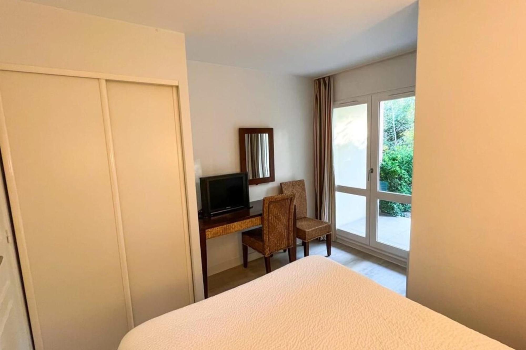 6-Person Apartment With Swimming Pool Tennis Court And Free Parking 25 勒图凯－巴黎普拉日 外观 照片